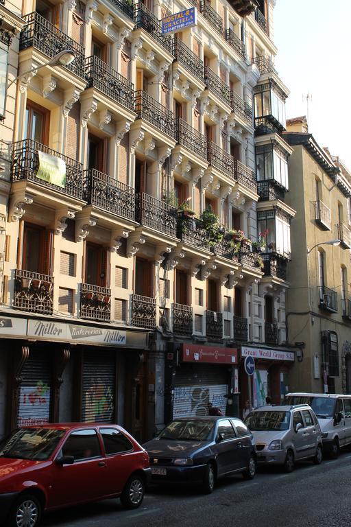 Hostal Graciela Madrid Luaran gambar