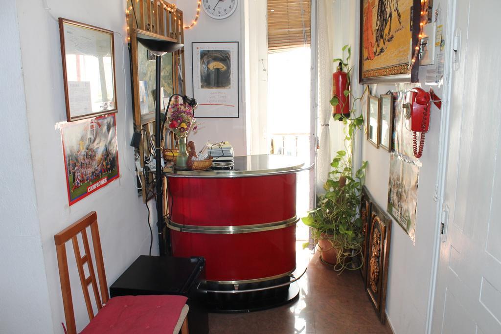 Hostal Graciela Madrid Luaran gambar