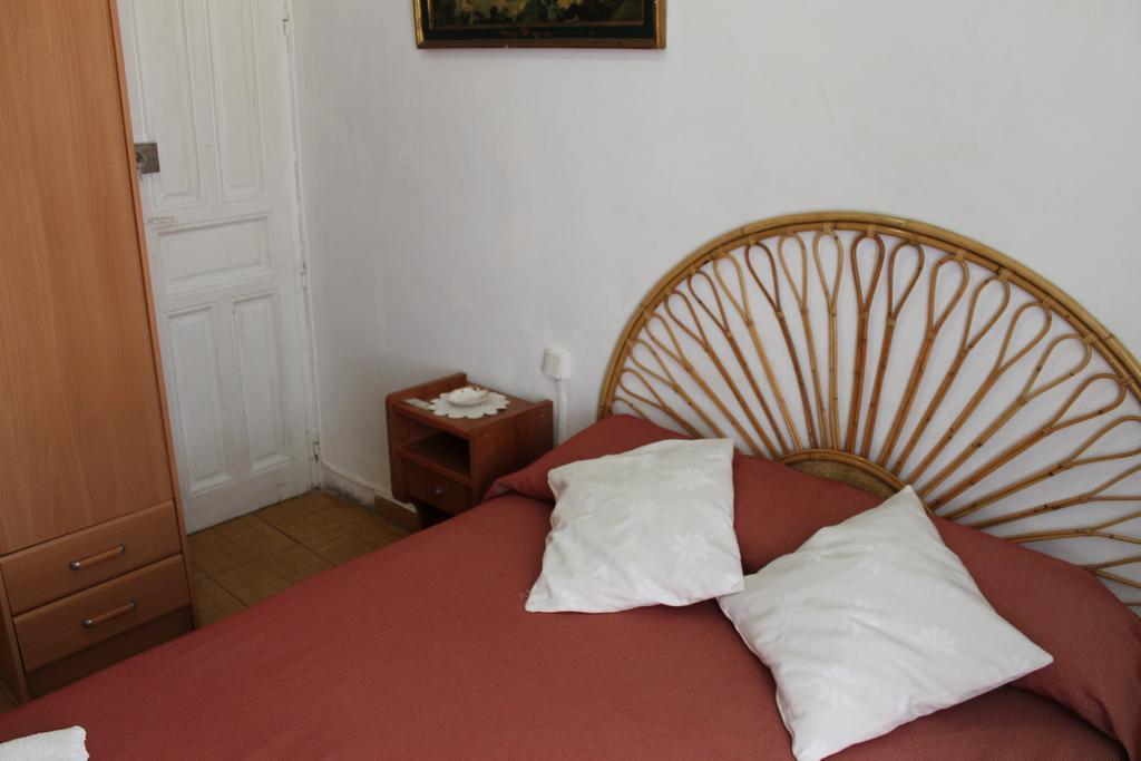 Hostal Graciela Madrid Luaran gambar