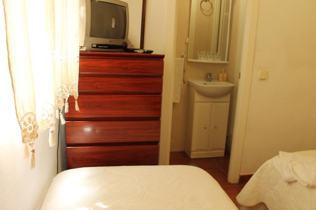 Hostal Graciela Madrid Luaran gambar