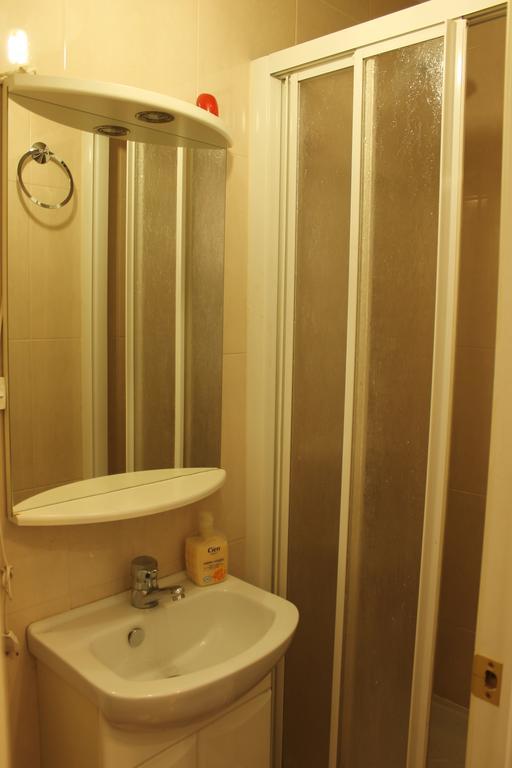 Hostal Graciela Madrid Luaran gambar